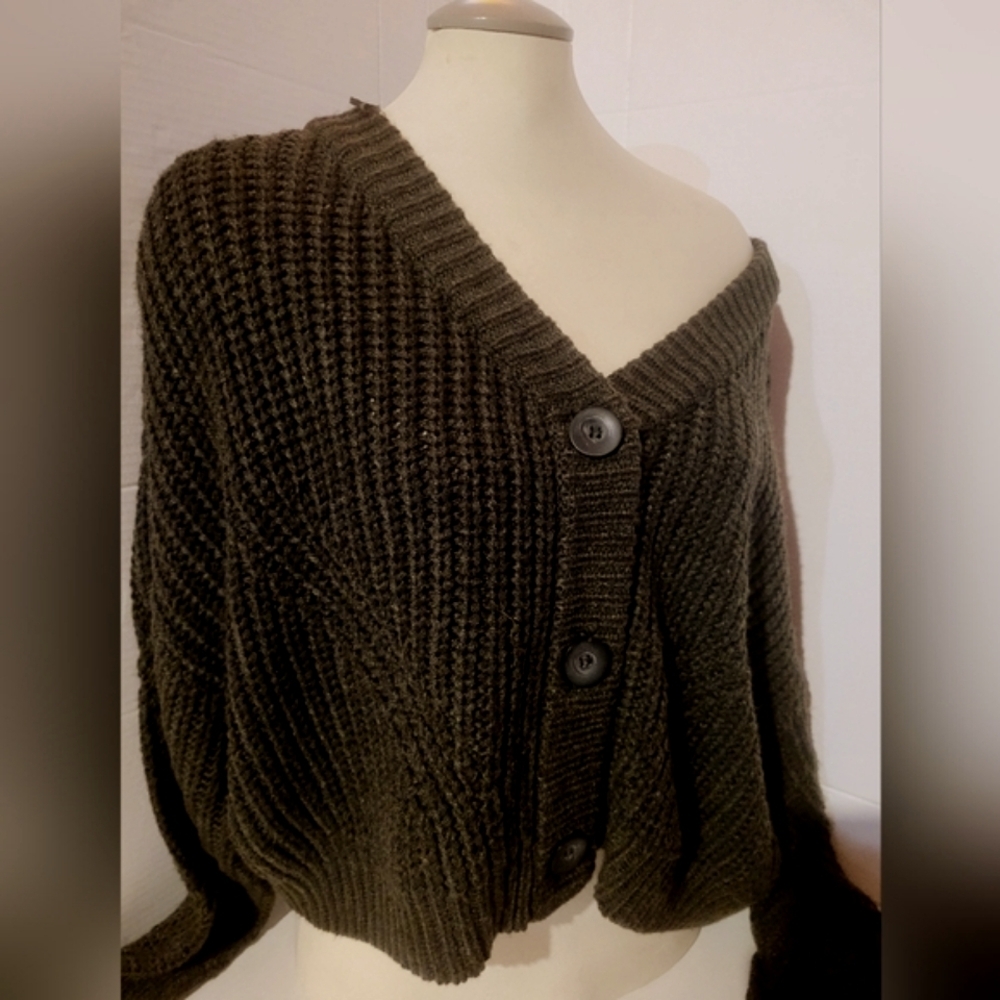 NWT Oversize Cropped Design Lab Lord & Taylor Dark Green Knit Sweater Size M - Picture 2 of 4